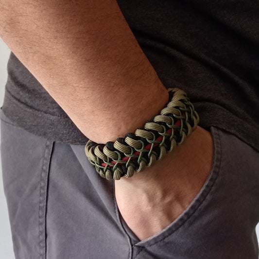 Pack Pulsera de Supervivencia mas llavero con mosqueton Cascabel