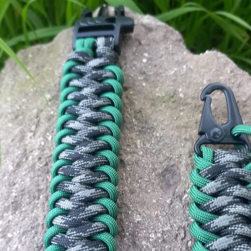 Pack Camo green Pulsera de Supervivencia mas llavero mosqueton