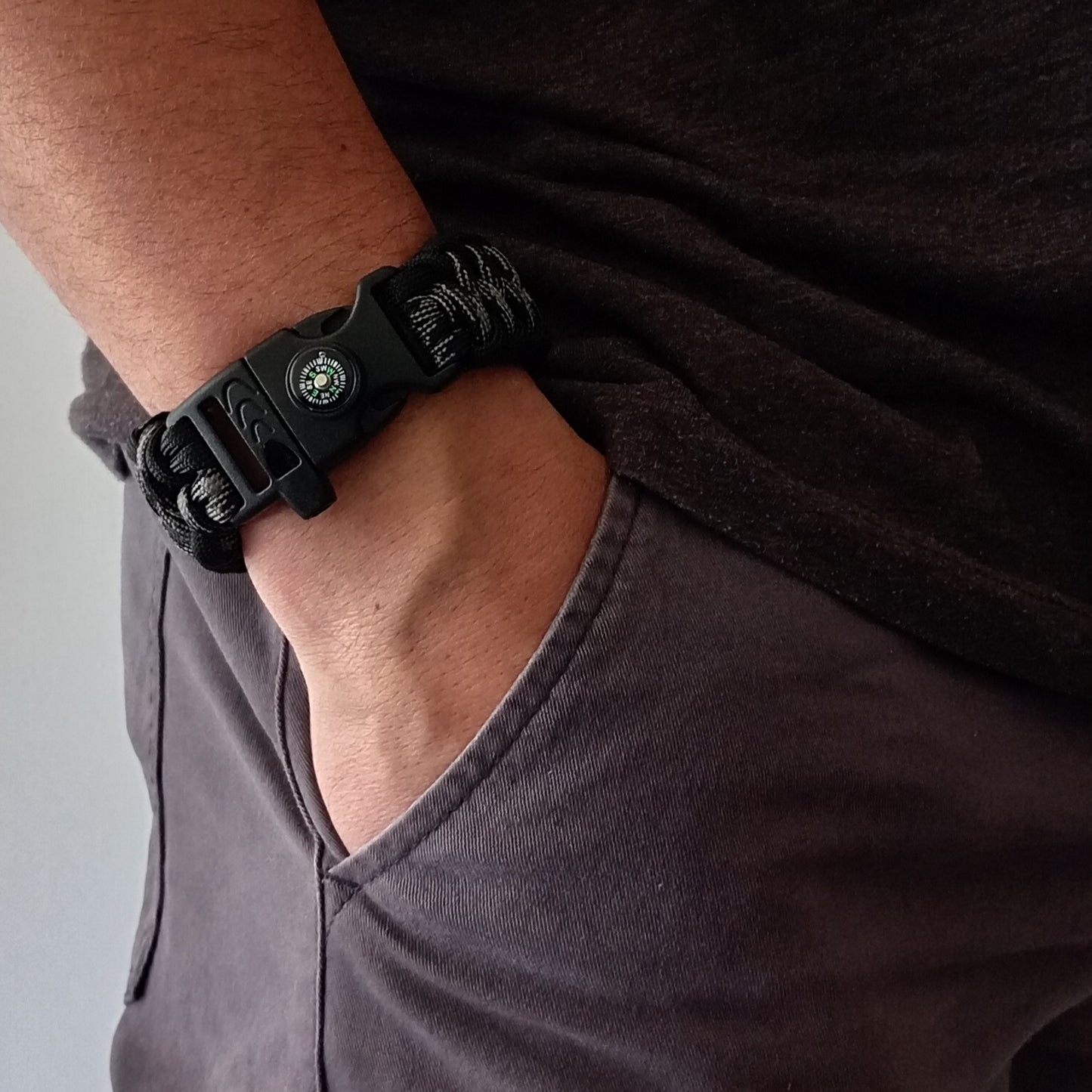 Pack Camo Black Pulsera de Supervivencia mas Llavero con Mosqueton