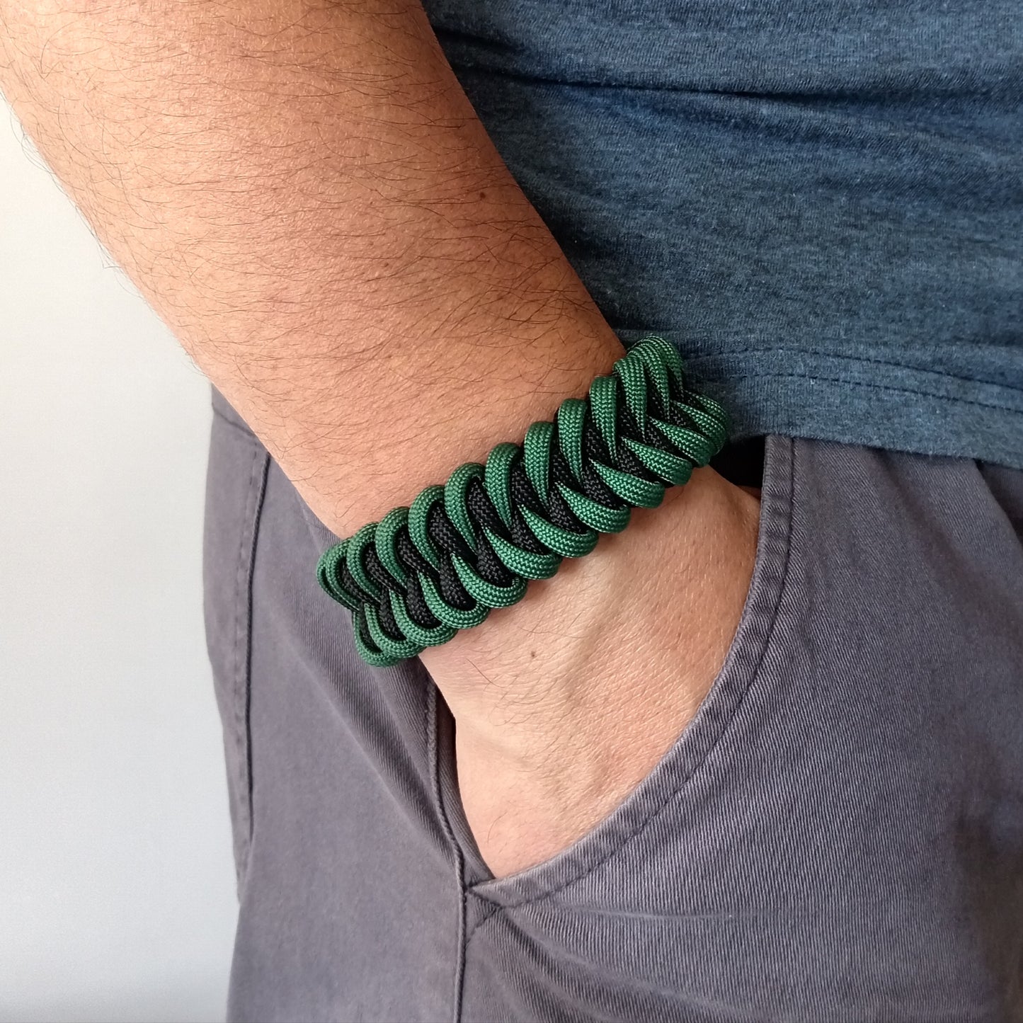 Pack Pulsera de Supervivencia mas mosqueton llavero Green Leaf