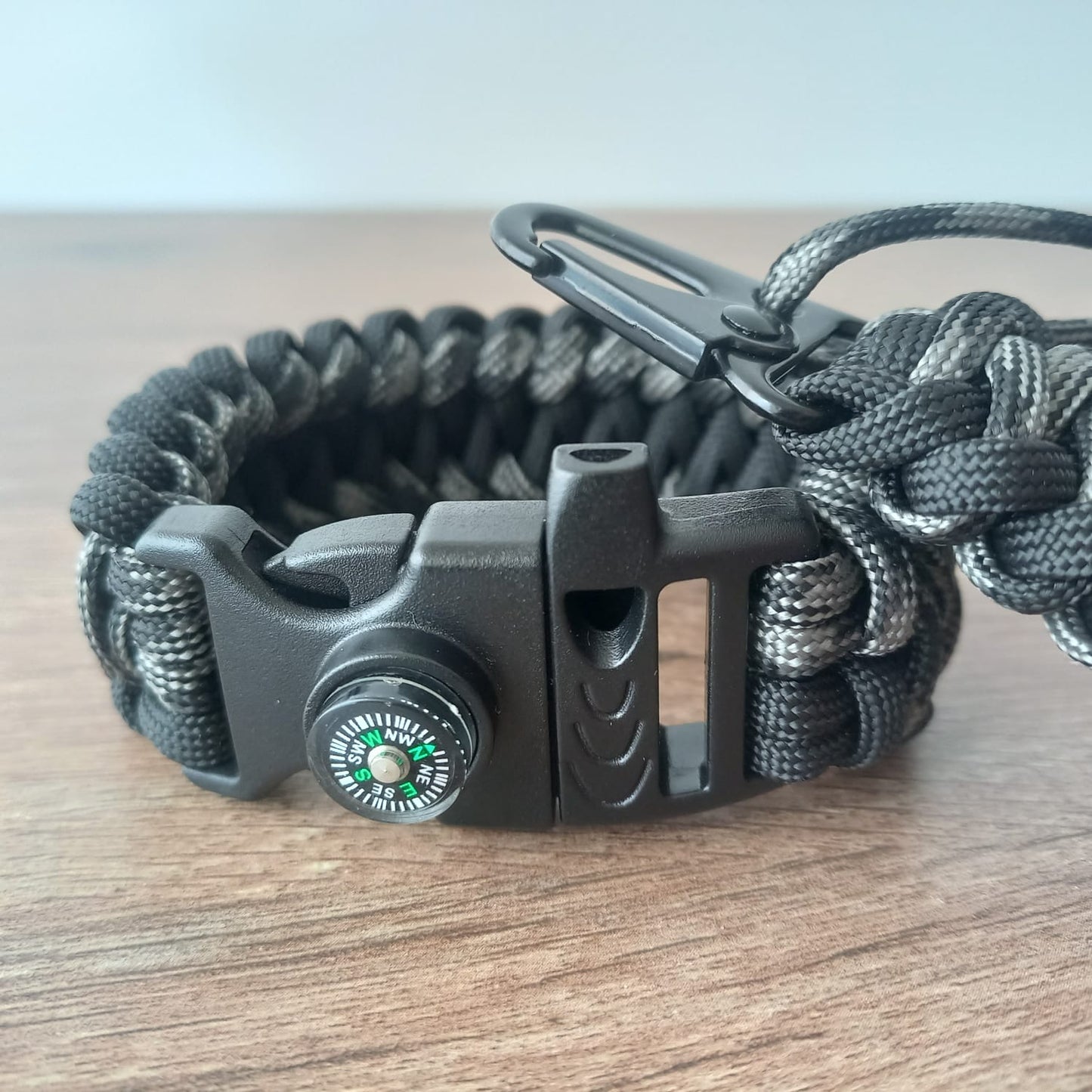 Pack Camo Black Pulsera de Supervivencia mas Llavero con Mosqueton