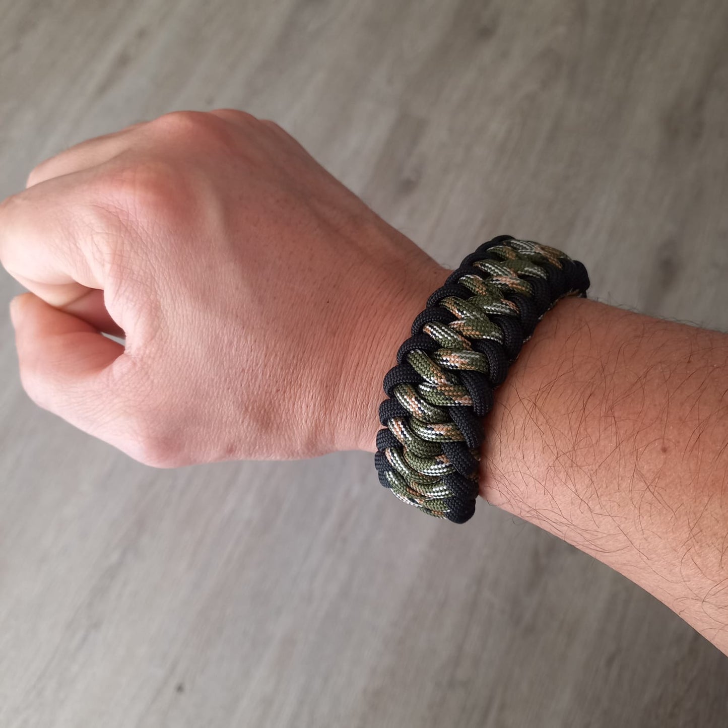 Pack Pulsera de Supervivencia mas mosqueton Camo Green Black