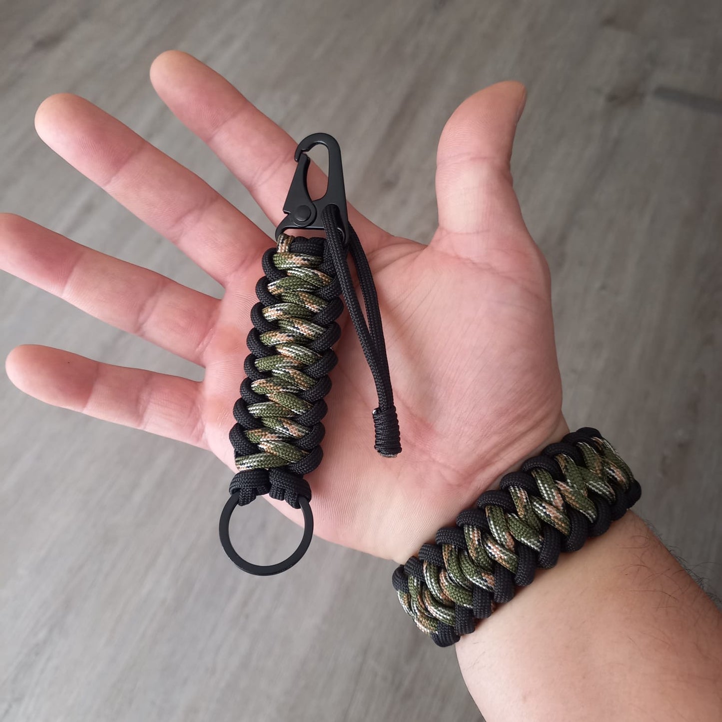 Pack Pulsera de Supervivencia mas mosqueton Camo Green Black