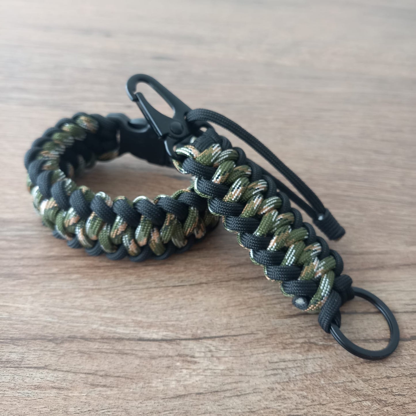 Pack Pulsera de Supervivencia mas mosqueton Camo Green Black