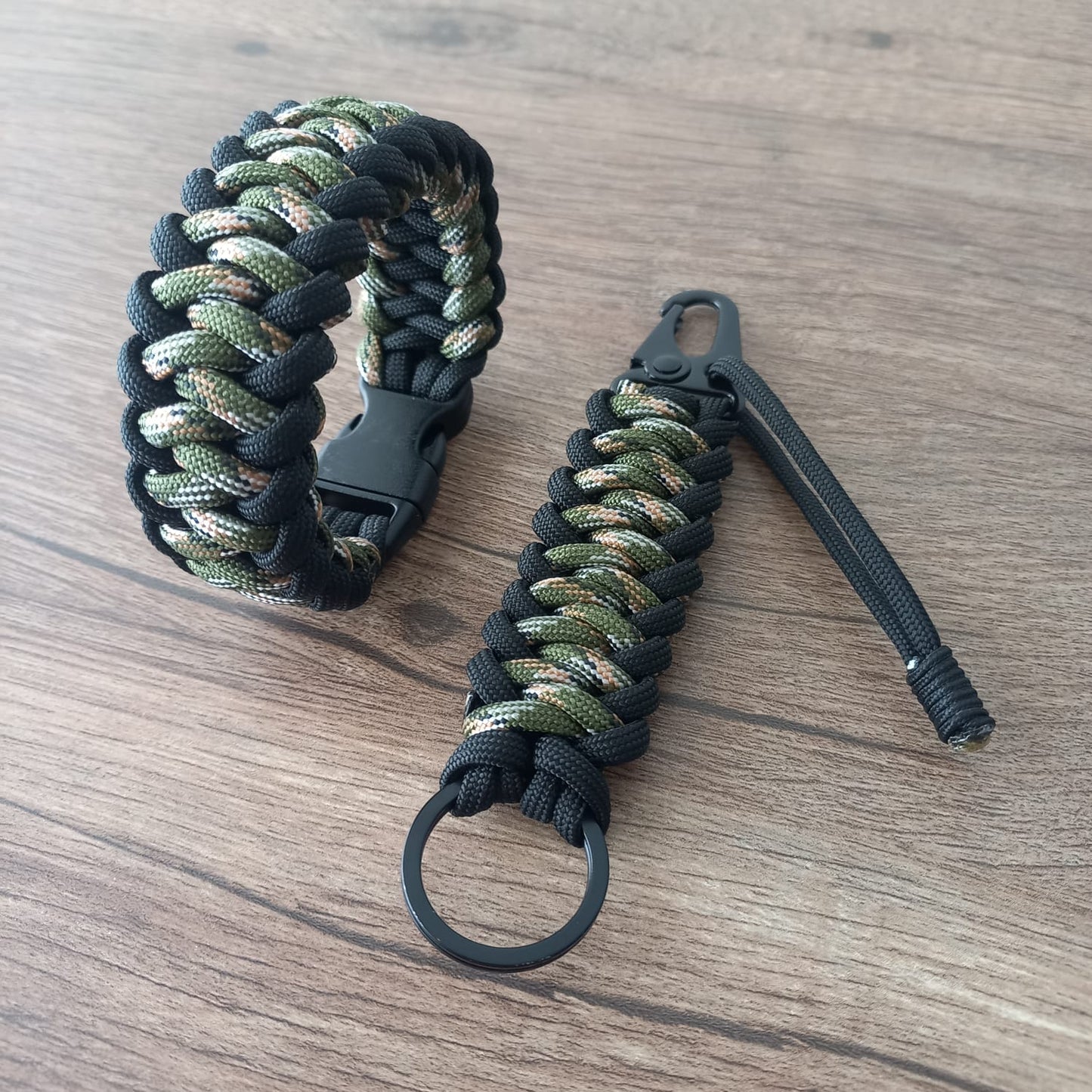 Pack Pulsera de Supervivencia mas mosqueton Camo Green Black