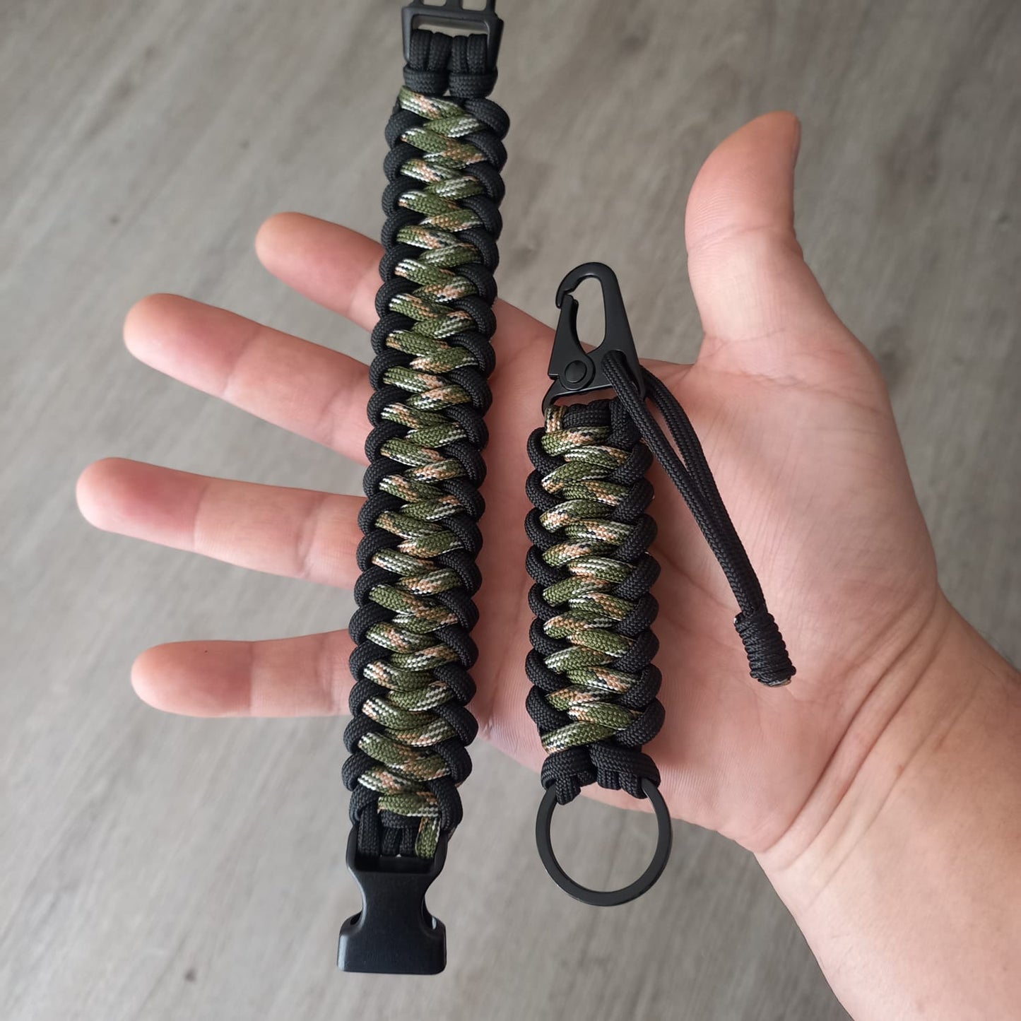 Pack Pulsera de Supervivencia mas mosqueton Camo Green Black