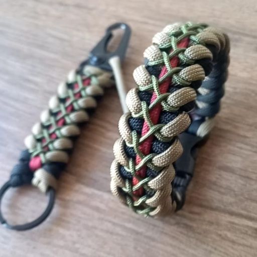 Pack Pulsera de Supervivencia mas llavero con mosqueton Cascabel